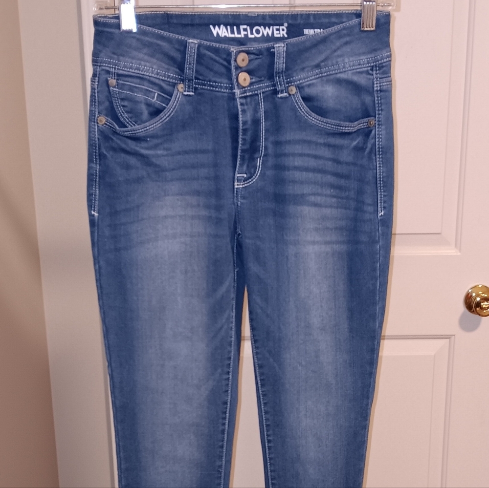 Wallflower Mid Rise Blue Jeans for Women